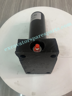 20T-30-41510 Excavator Adjuster Cylinder Untuk Komatsu PC15-3 PC20-6 PC20-7 PC25-1 PC30 Ketegangan Silinder