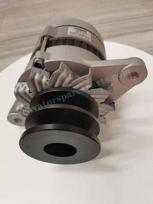 600-821-5620 600-821-5630 Mesin Suku Cadang Excavator 6D125 Alternator